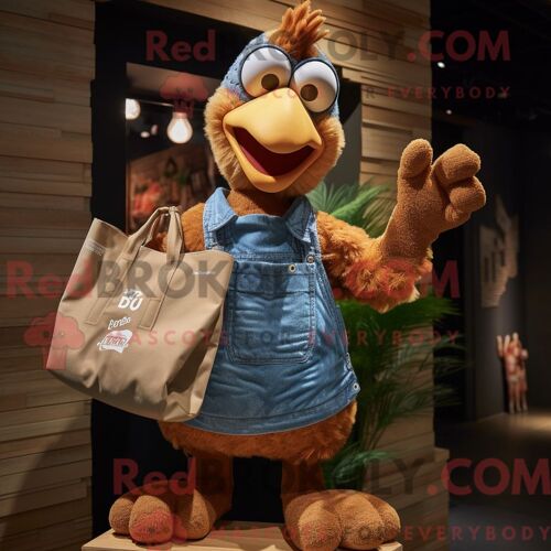 Personnage De Costume De Mascotte Redbrokoly De Poulet Marron Habillé D Une Chemise En Jean Et De Sacs Fourre-Tout