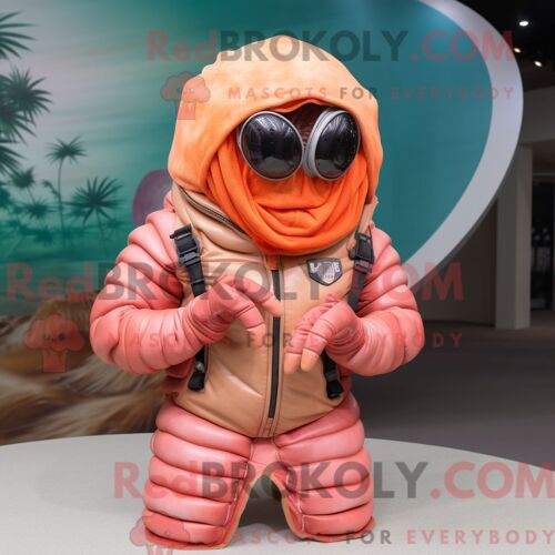 Costume Mascotte Redbrokoly De Megalodon Gris Personnage Habillé Avec Un Col Roulé Et Des Châles