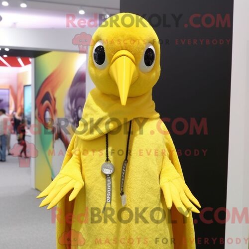 Costume De Mascotte Redbrokoly De Pic Jaune Citron Habillé Avec Une Couverture Et Des Colliers