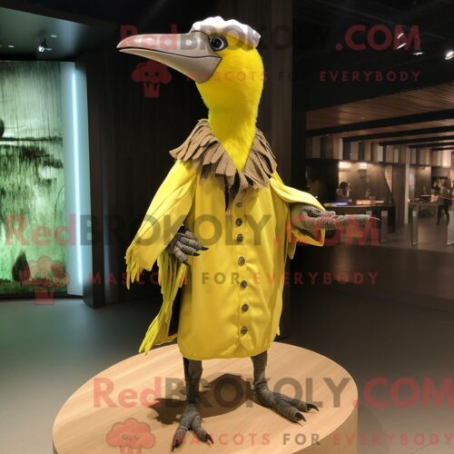 Costume De Mascotte Redbrokoly De Pic Jaune Citron Habillé Avec Une Couverture Et Des Colliers