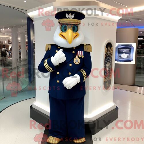 Personnage De Costume De Mascotte Redbrokoly De Chef De La Marine Habillé D Une Robe De Soirée Et De Montres-Bracelets