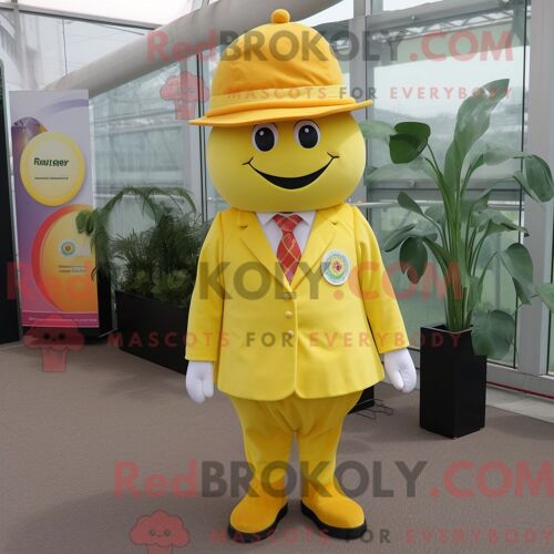 Costume De Mascotte Redbrokoly De Prune Jaune Personnage Habillé D Un Gilet Et D Épingles À Chapeau