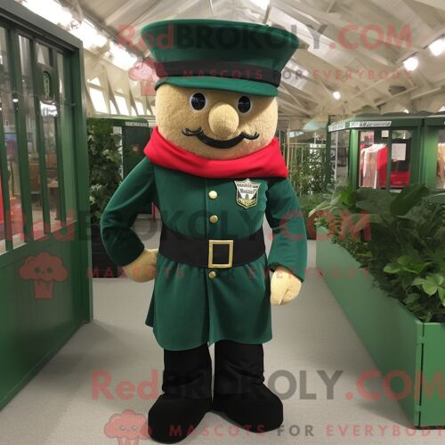 Costume De Mascotte Redbrokoly De La Garde Royale Britannique Vert Forêt Habillé Avec Une Salopette Et Des Clips Pour Écharpe