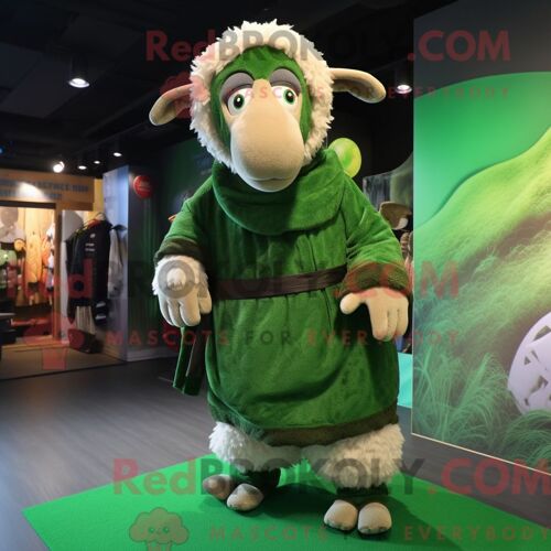 Costume Mascotte Redbrokoly De Navy Sow Personnage Habillé Avec Une Robe De Cocktail Et Des Montres