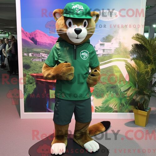 Costume Mascotte Redbrokoly Puma Vert Forêt Personnage Habillé Avec Un Short Et Des Bérets