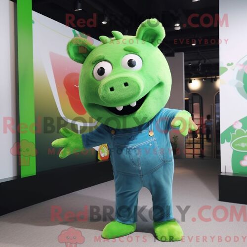 Costume Mascotte Redbrokoly De Cochon Vert Personnage Habillé Avec Un Jean Et Des Bandeaux
