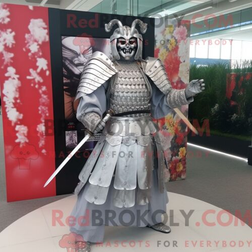 Costume De Mascotte Redbrokoly De Samouraï Argenté Habillé D Une Robe Longue Et De Pochettes