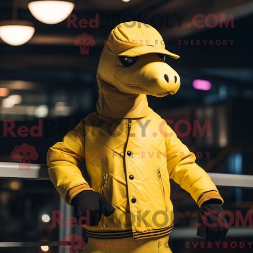 Costume Mascotte Redbrokoly De Diplodocus Jaune Personnage Habillé D Une Veste En Cuir Et De Casquettes