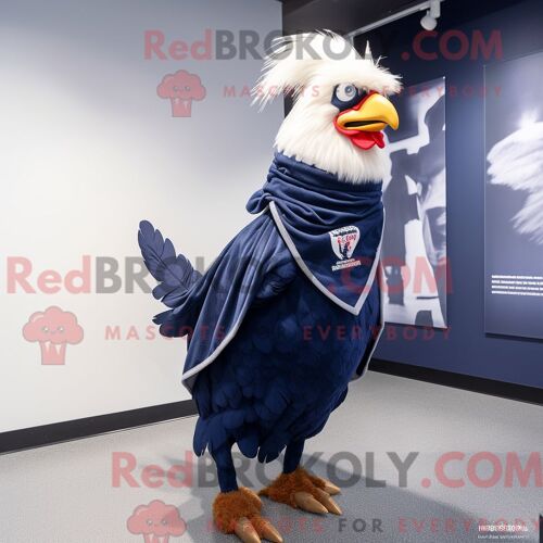 Costume Mascotte Redbrokoly De Coq Bleu Marine Habillé D Une Robe Portefeuille Et D Écharpes