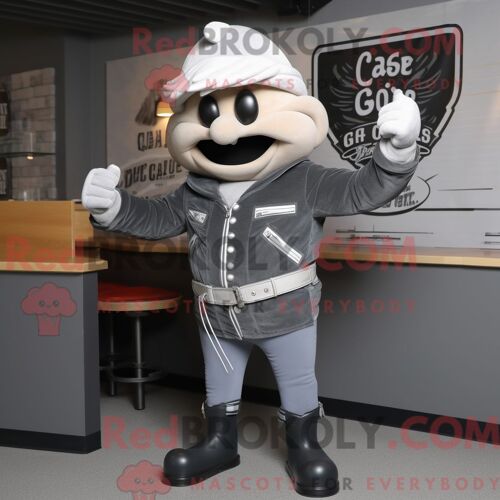 Personnage De Costume De Mascotte Redbrokoly De Chaudrée De Palourdes Grises Habillé Avec Une Veste De Motard Et Des Ceintures