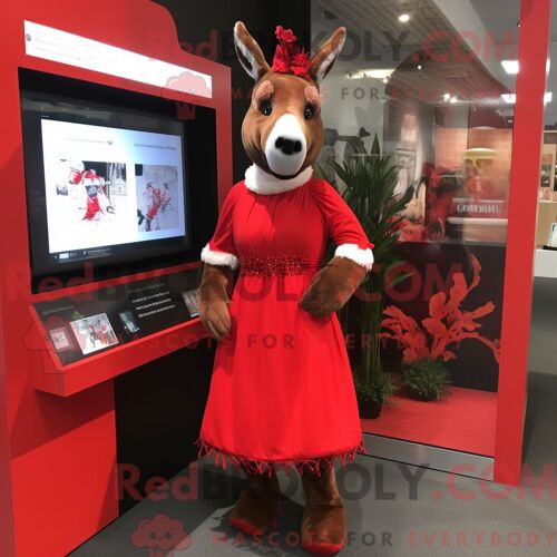 Costume De Mascotte Redbrokoly D Âne Rouge Habillé D Une Robe Taille Empire Et De Pinces À Cheveux