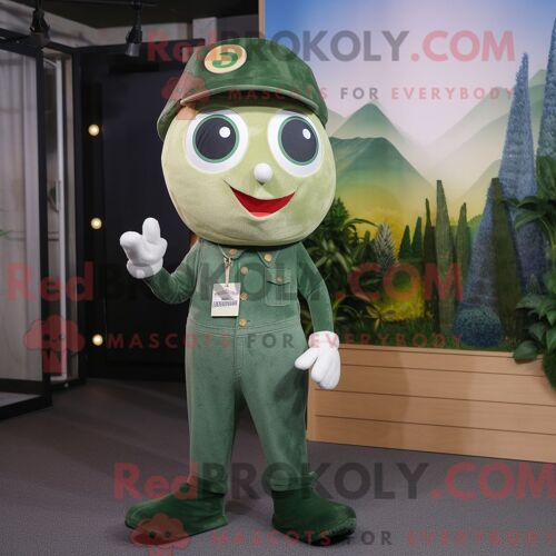 Personnage De Costume De Mascotte Redbrokoly D Olive Ray Habillé Avec Une Salopette Et Des Épinglettes