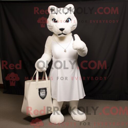Costume Mascotte Redbrokoly De Puma Blanc Personnage Habillé D Une Robe Fourreau Et De Sacs Fourre-Tout
