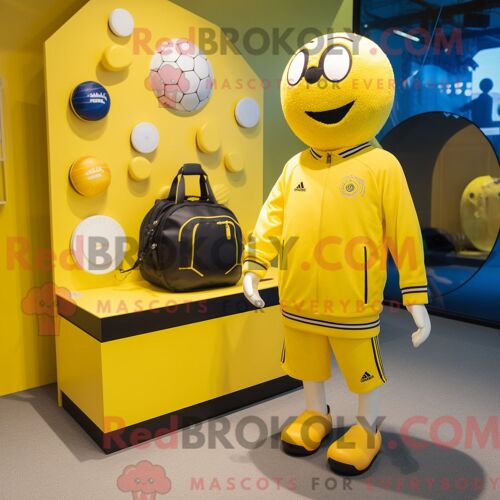 Personnage De Costume De Mascotte Redbrokoly De Ballon De Football Jaune Habillé Avec Un Sweat-Shirt Et Des Sacs À Main