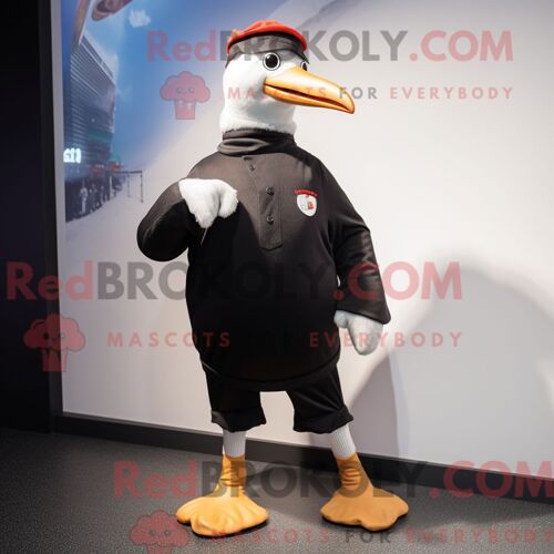 Costume Mascotte Redbrokoly De Mouette Noire Habillé D Un Legging Et D Un Bonnet