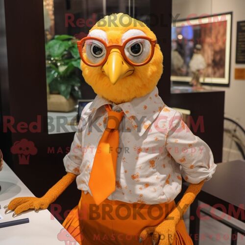 Costume Mascotte Redbrokoly De Pintade Grise Personnage Habillé D Un Col Roulé Et De Bérets