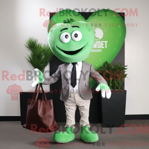 Personnage De Costume De Mascotte Redbrokoly De Pâtes Au Pesto D Olive Habillé D Un Manteau Et De Sacs Messager