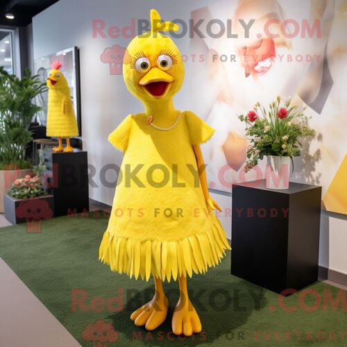 Costume De Mascotte Redbrokoly De Poules Jaunes Personnage Habillé D Une Robe Droite Et D Épingles À Cheveux