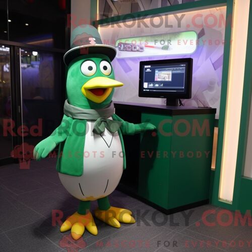 Costume Mascotte Redbrokoly De Pingouin Vert Habillé D Un Chemisier Et De Cravates