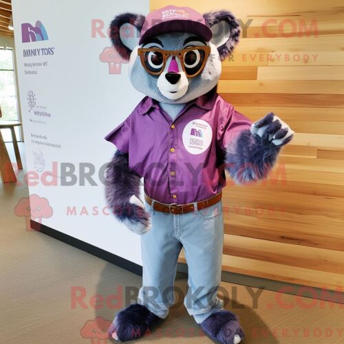 Costume Mascotte Redbrokoly De Lémurien Violet Personnage Habillé D Une Chemise En Chambray Et De Ceintures