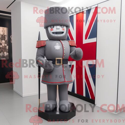 Costume De Mascotte Redbrokoly De La Garde Royale Britannique Grise Habillé D Un Pull Et De Coussinets De Pieds