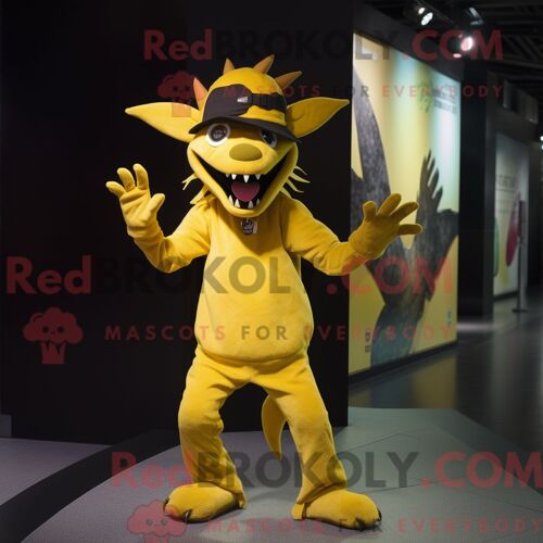 Costume De Mascotte Redbrokoly De Chupacabra Jaune Personnage Habillé D Un Legging Et D Épingles À Chapeau