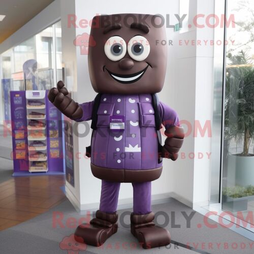 Personnage De Costume De Mascotte Redbrokoly De Barres De Chocolat Violet Habillé Avec Un Pantalon De Costume Et Des Ceintures