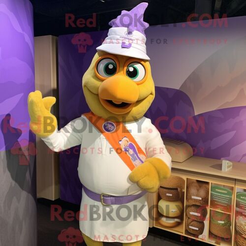Personnage De Costume De Mascotte Redbrokoly De Poulet Au Beurre De Lavande Habillé Avec Un T-Shirt Graphique Et Des Bandeaux