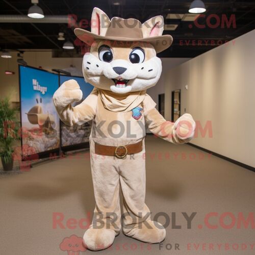 Costume Mascotte Redbrokoly De Bobcat Beige Personnage Habillé Avec Un Jean Bootcut Et Des Bretelles