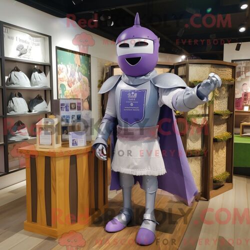 Costume De Mascotte Redbrokoly De Chevalier Médiéval Lavande Habillé Avec Une Chemise Oxford Et Des Pinces À Chaussures