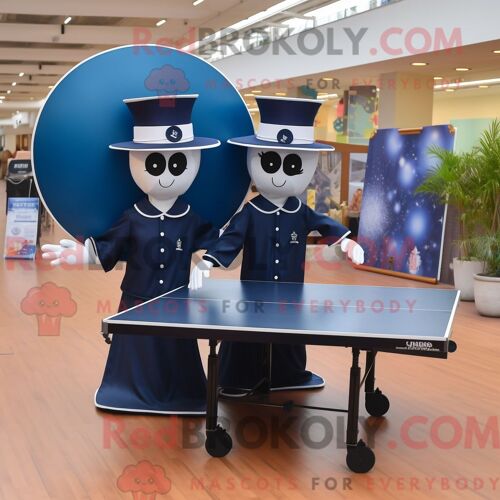 Personnage Mascotte Redbrokoly D Un Léopard Marron Habillé D Un T-Shirt À Manches Longues Et De Montres-Bracelets