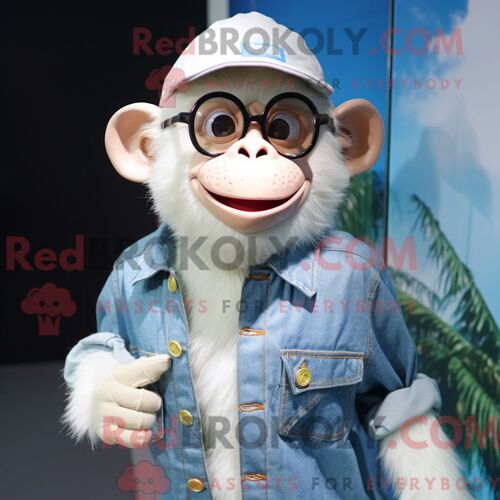Personnage Mascotte Redbrokoly D Un Aye-Aye Bleu Ciel Habillé D Un Bomber Et De Colliers