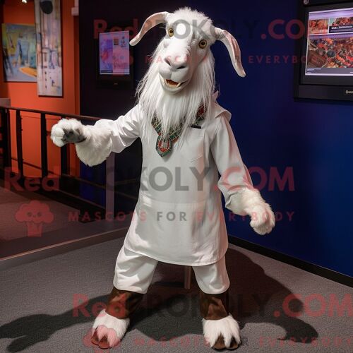 Personnage Mascotte Redbrokoly D Une Vache Marine De Magenta Stellar Habillée D Une Blouse Et De Lacets De Chaussures