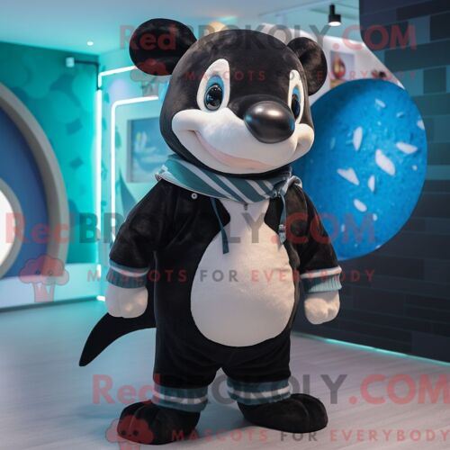 Personnage Mascotte Redbrokoly D Un Riz Frit Turquoise Habillé D Un Short Cargo Et D Un Porte-Monnaie