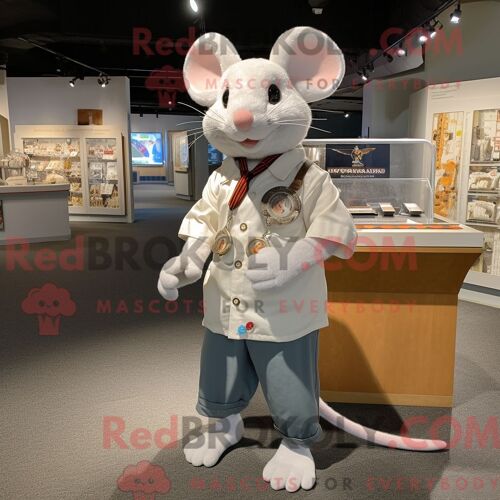 Costume Mascotte Redbrokoly De Souris Blanche Habillé D Une Chemise Henley Et De Porte-Clés