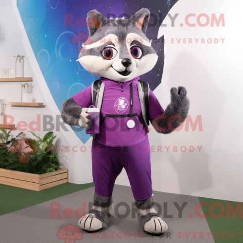 Personnage Mascotte Redbrokoly D Un Toucan Noir Habillé D Un Coupe Vent Et De Cabas