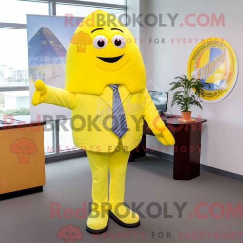 Personnage Mascotte Redbrokoly D Une Pizza Jaune Citron Habillé D Un Blazer Et D Épingles À Cravate