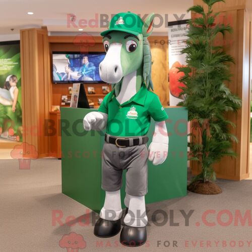 Personnage Mascotte Redbrokoly D Une Jument Vert Forêt Habillée D Un Bermuda Et De Boutons De Manchette