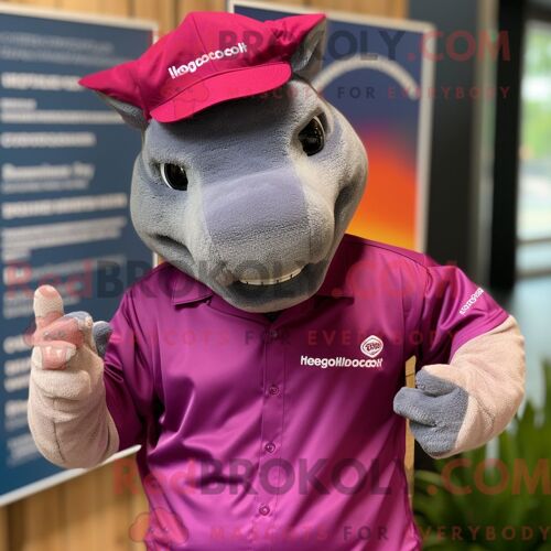 Personnage Mascotte Redbrokoly D Une Chaudrée De Palourdes Violettes Habillée D Un Jean Maman Et De Châles