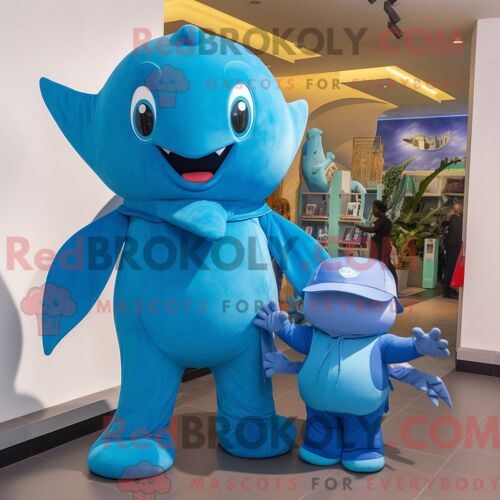 Costume Mascotte Redbrokoly De Cochon D Inde Bleu Ciel Habillé D Un T-Shirt Et De Ceintures De Smoking