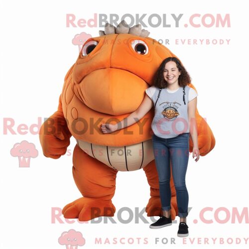 Personnage Mascotte Redbrokoly D Un Glyptodon Orange Habillé D Un Mom Jeans Et De Boucles D Oreilles