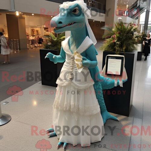 Personnage Mascotte Redbrokoly D Un Haricot Vert Lavande Habillé D Une Chemise En Flanelle Et De Colliers