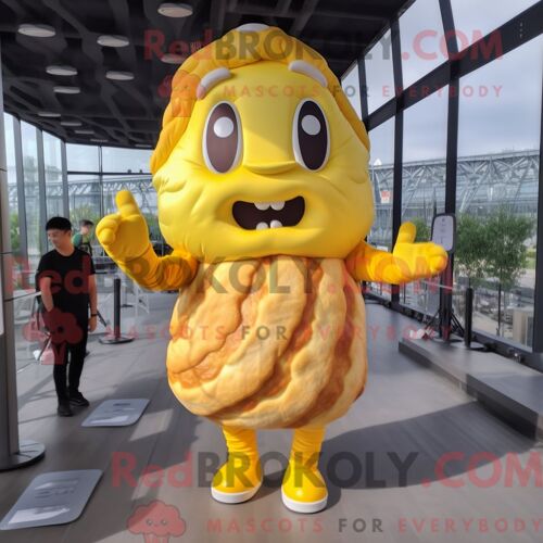 Personnage Mascotte Redbrokoly D Un Mandarin Crème Habillé D Un T-Shirt De Baseball Et D Épingles À Chapeau