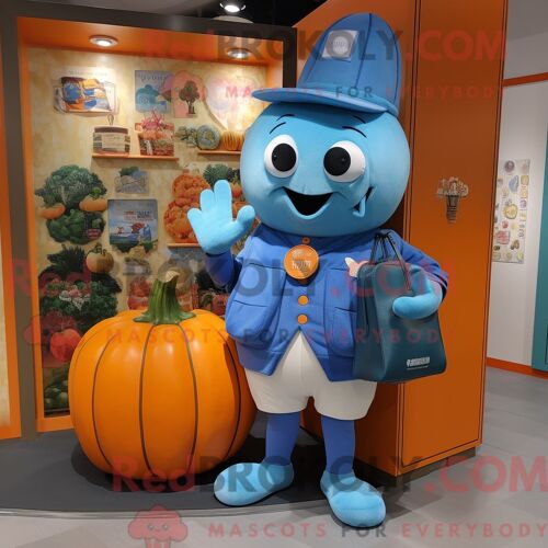 Personnage Mascotte Redbrokoly D Un Trèfle À Quatre Feuilles Vert Citron Habillé D Une Mini Robe Et De Broches