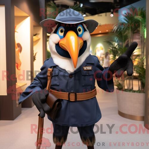 Costume Mascotte Redbrokoly De Toucan Bleu Marine Habillé D Une Salopette Et De Ceintures