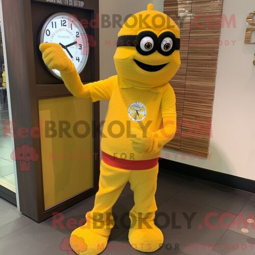 Personnage Mascotte Redbrokoly D Un Boulet De Canon Humain Bleu Ciel Habillé D Un Coupe-Vent Et De Boucles D Oreilles