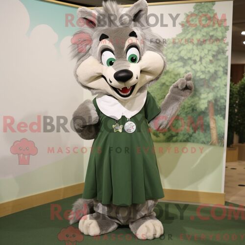 Personnage Mascotte Redbrokoly D Olive Say Wolf Habillé D Une Robe Trapèze Et De Boucles D Oreilles