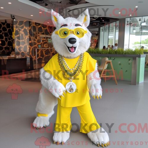 Personnage Mascotte Redbrokoly D Un Crâne Rouge Habillé D Un Jean Et De Lacets De Chaussures