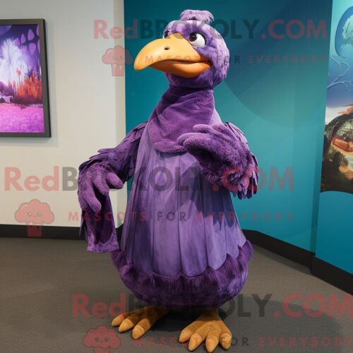 Personnage Mascotte Redbrokoly D Un Soldat Bleu Ciel Habillé D Un Chino Et D Un Béret