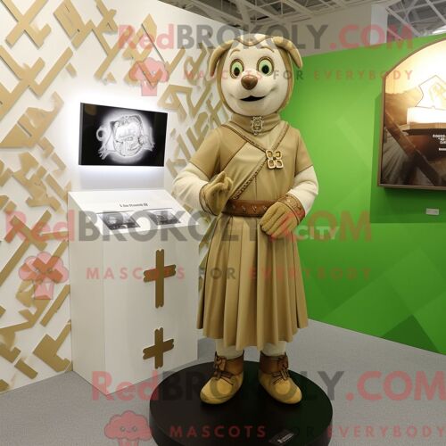Personnage Mascotte Redbrokoly D Asperge Grise Habillée D Une Robe Taille Empire Et D Épingles À Cravate